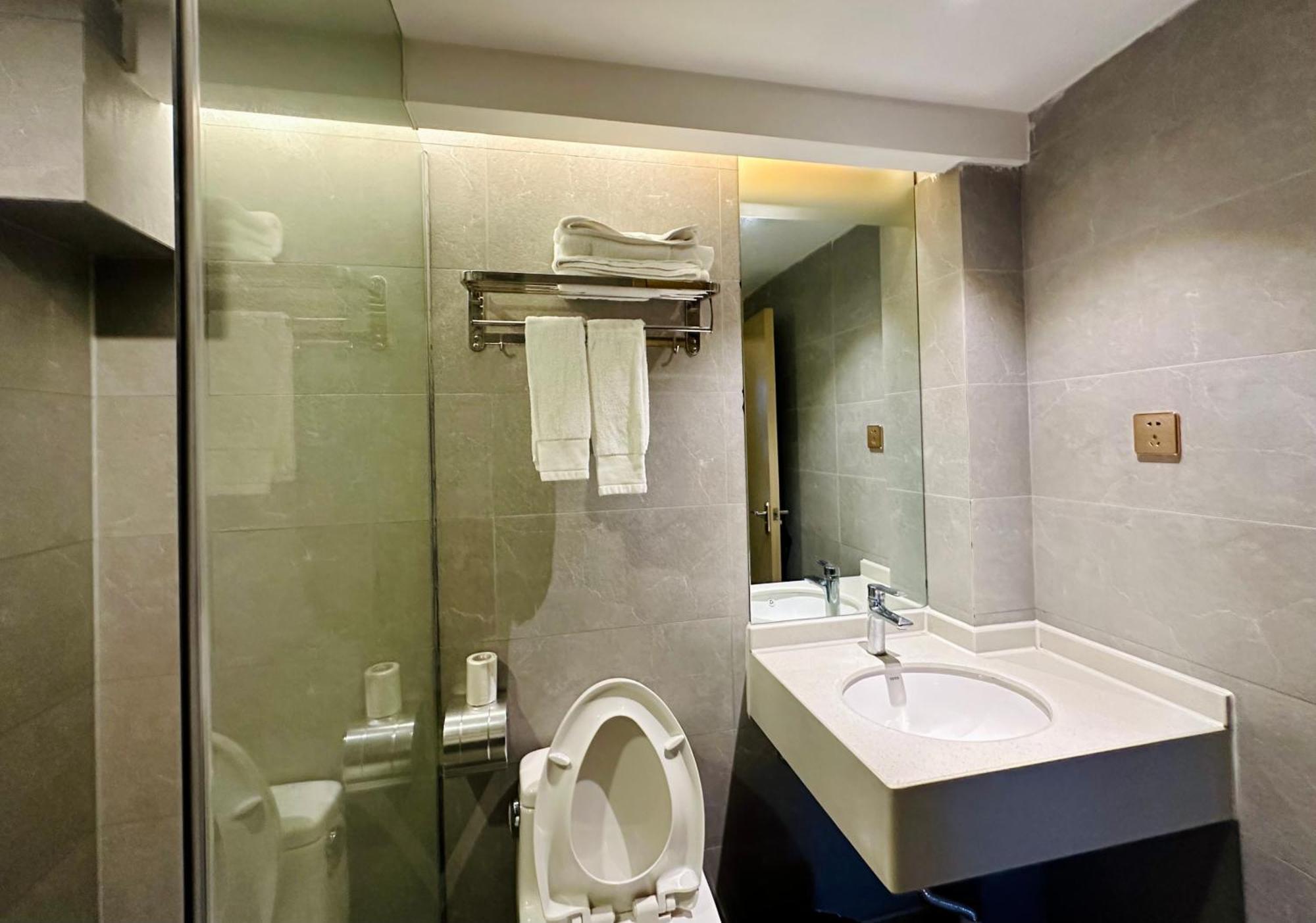 Guilin Tree Hotel Bagian luar foto
